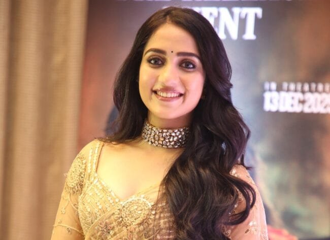 Sakshi Malhotra Glam Photos