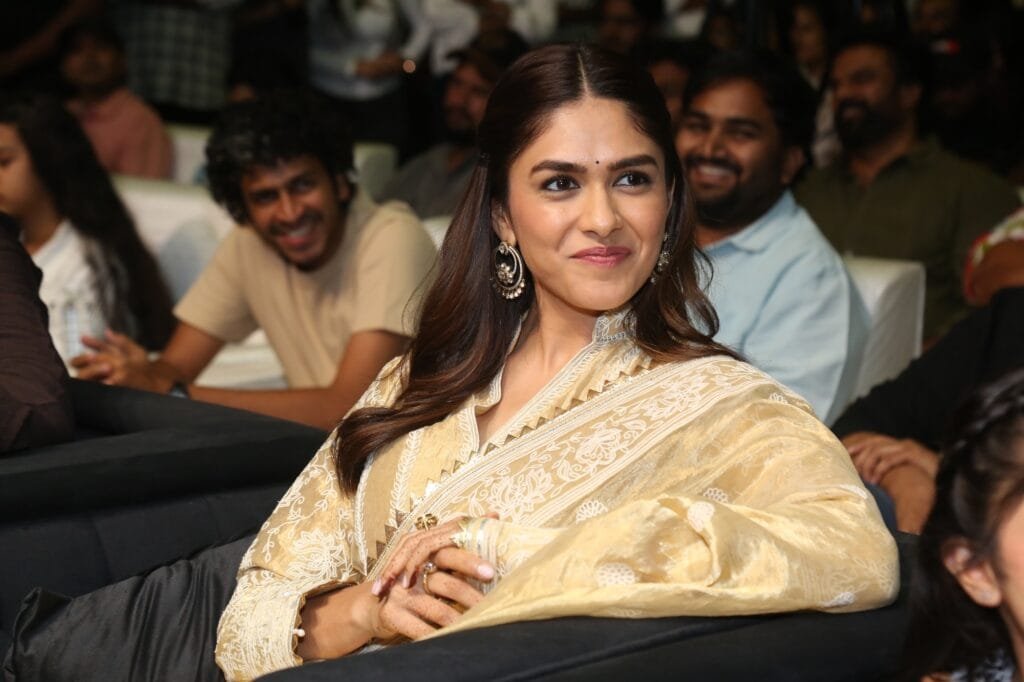 Mrunal Thakur New Photos