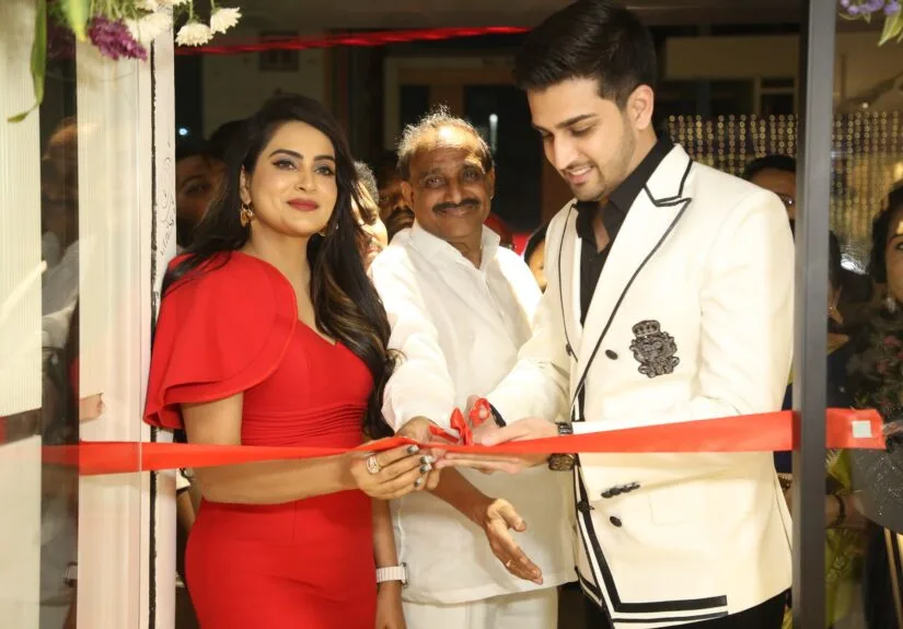 Actor Himaja launches Habibs Premium Salon @ Ameenpur